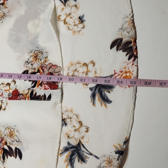 Umgee Floral Print Button Up Off The Shoulder Blouse with Bell Sleeves Size S - Picture 8 of 10